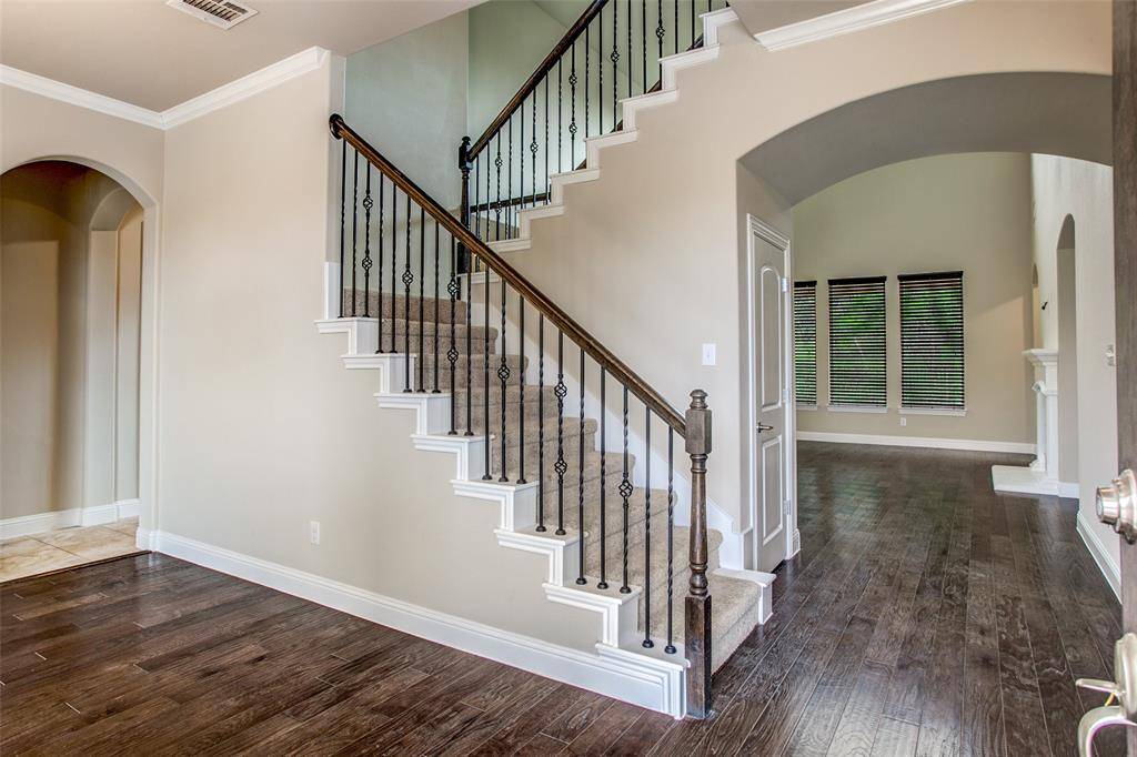 6810 Historic View, Dallas, TX 75236