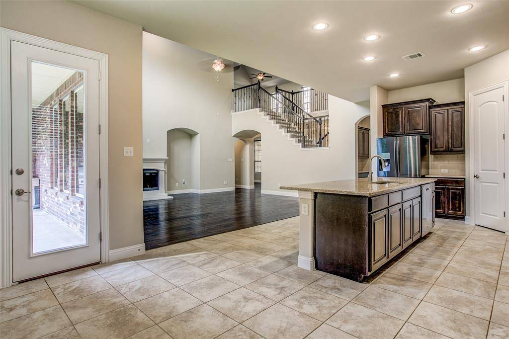 6810 Historic View, Dallas, TX 75236