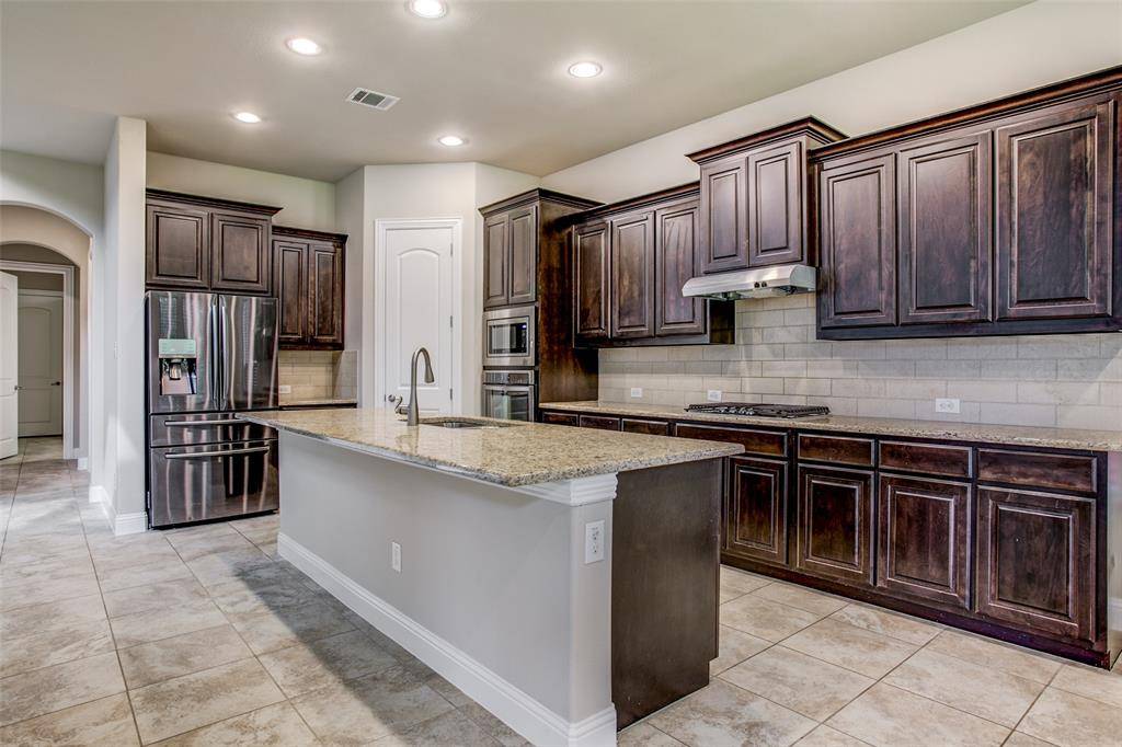 6810 Historic View, Dallas, TX 75236