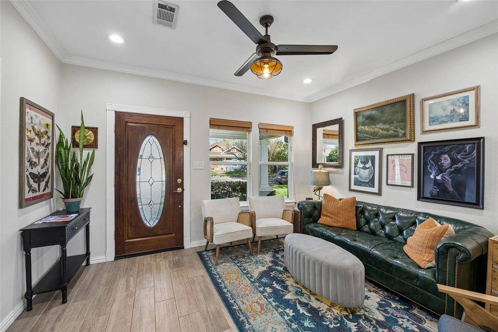 728 N Winnetka Avenue, Dallas, TX 75208