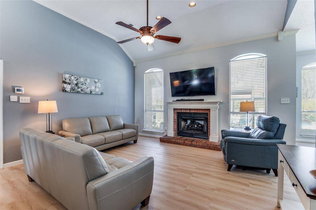 517 Seneca Drive, Waxahachie, TX 75165