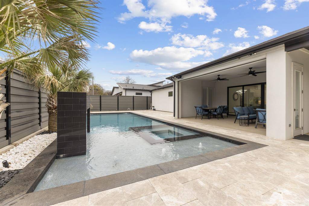 1515 N Fielder Road, Arlington, TX 76012