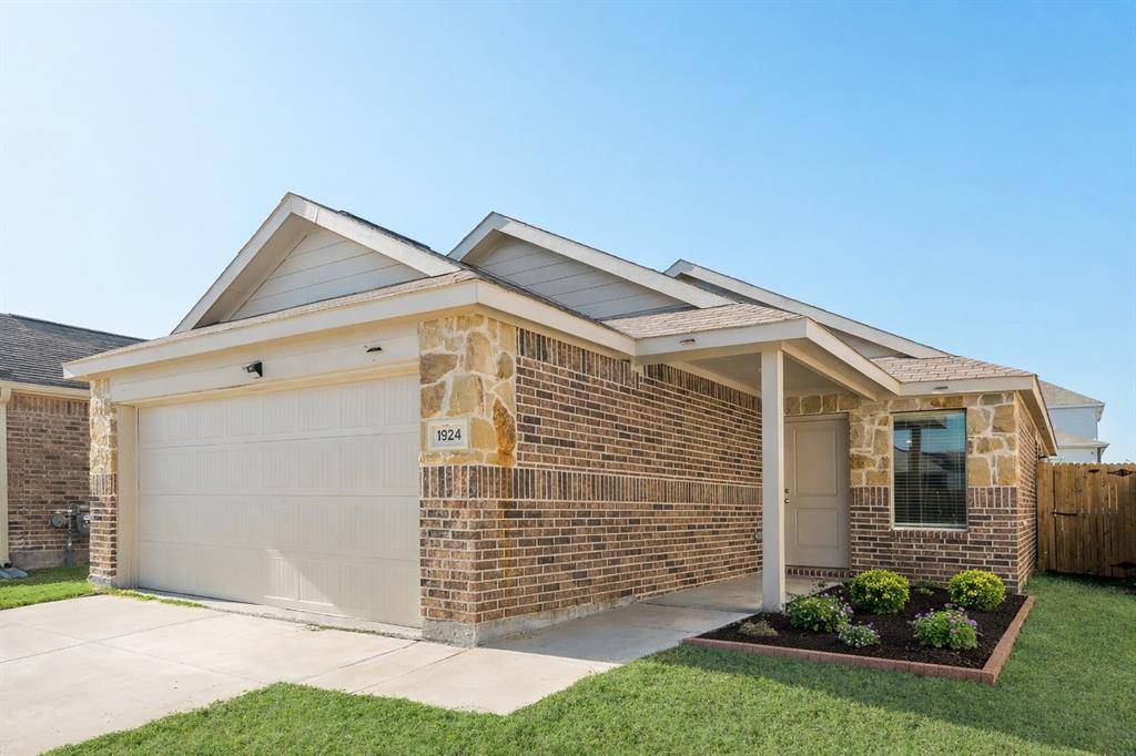 1924 Aves Glen Lane, Forney, TX 75126