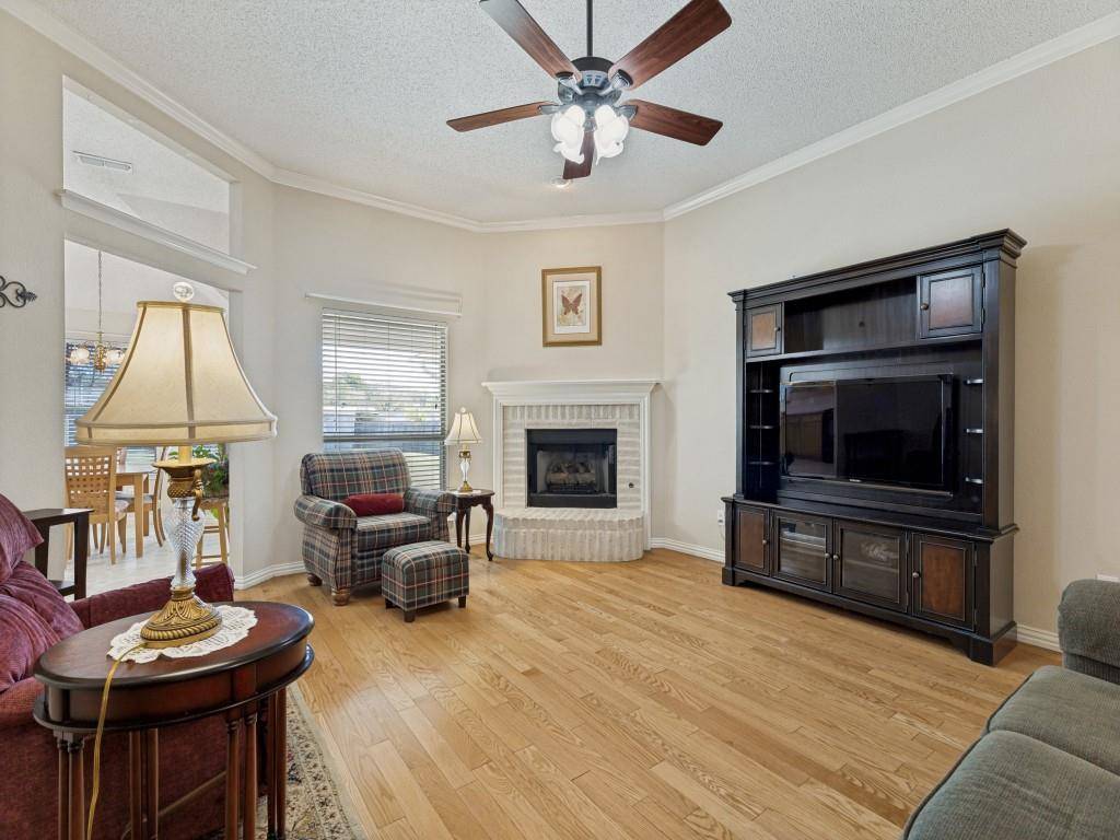 6908 Cheatham Drive, Watauga, TX 76148