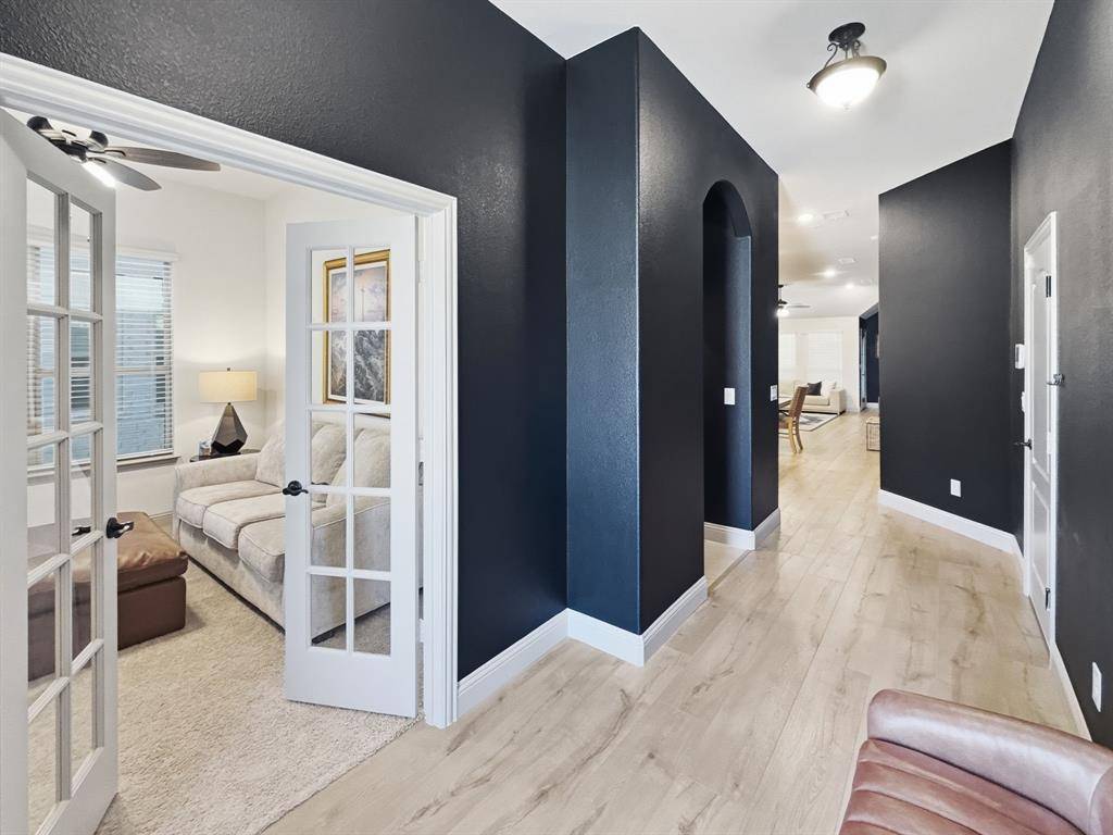 1248 Starlight Avenue, Aubrey, TX 76227