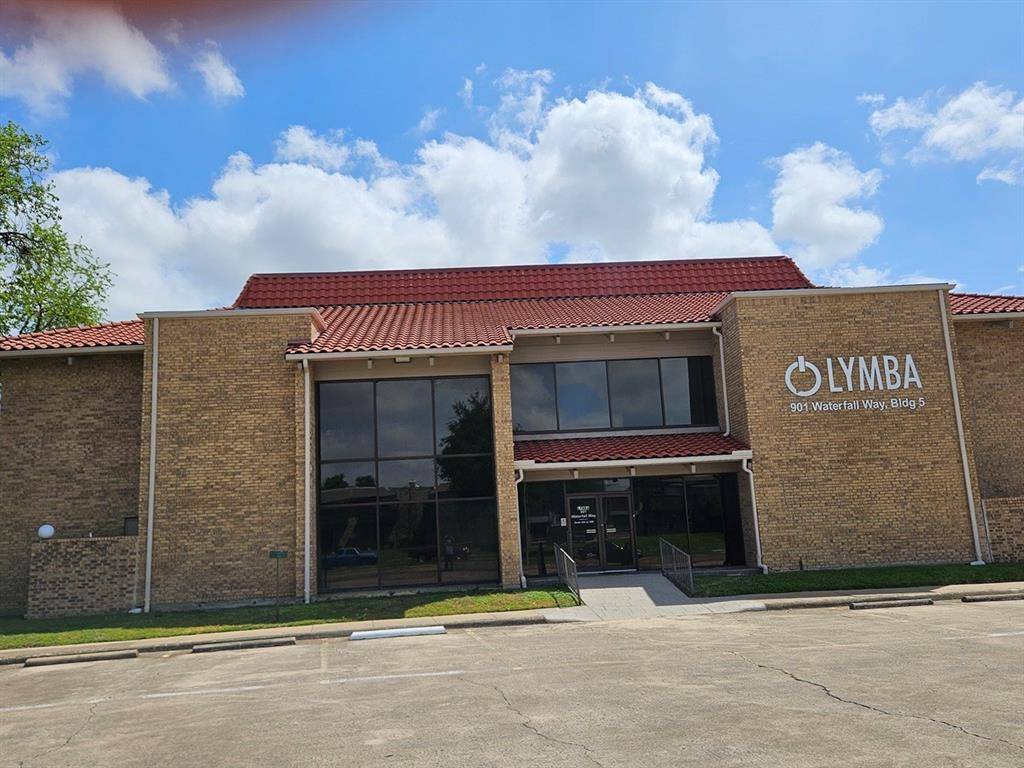 901 Waterfall Way, Richardson, TX 75080