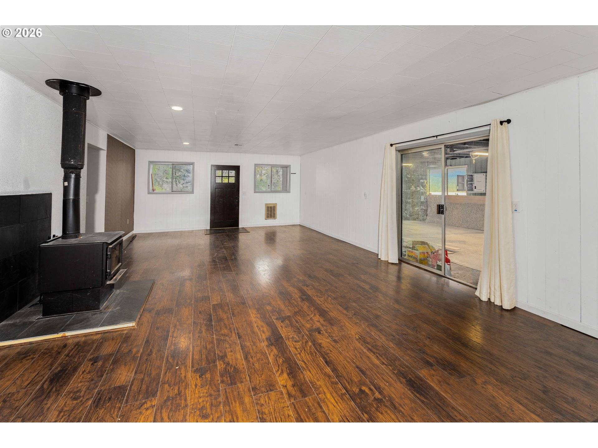 203 5TH AVE, Sweet Home, OR 97386