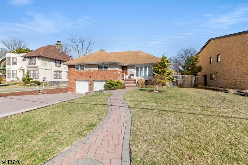 1070 Cumbermeade Rd, Fort Lee Boro, NJ 07024