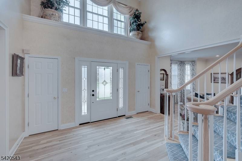 4 Reiher Ct, West Caldwell Twp., NJ 07006