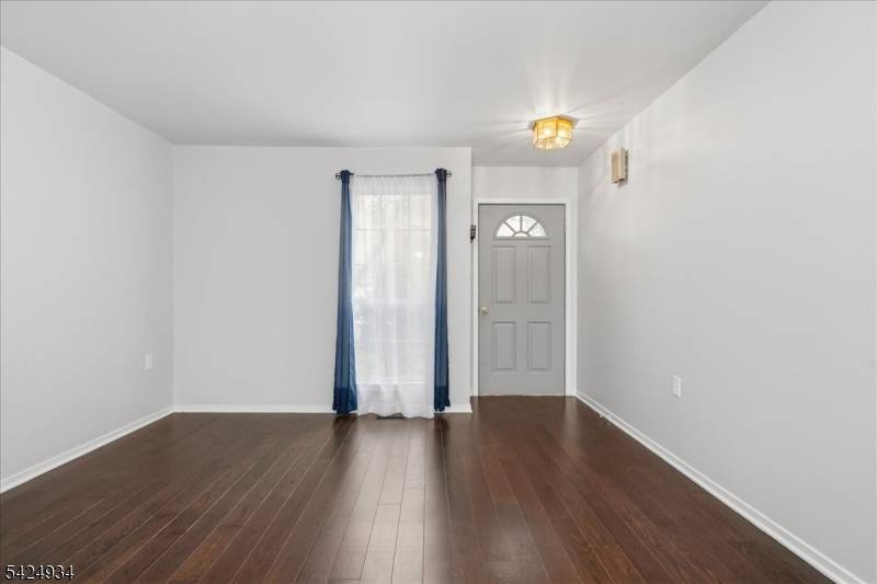 5 Ajax Ct, Allamuchy Twp., NJ 07840