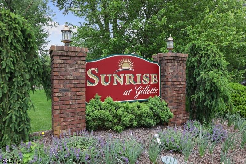 4 Sunrise Dr, Long Hill Twp., NJ 07933