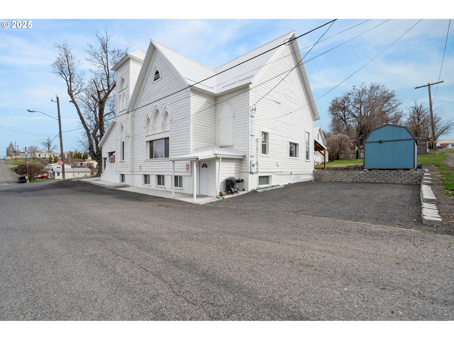 402 E MAIN ST, Weston, OR 97886