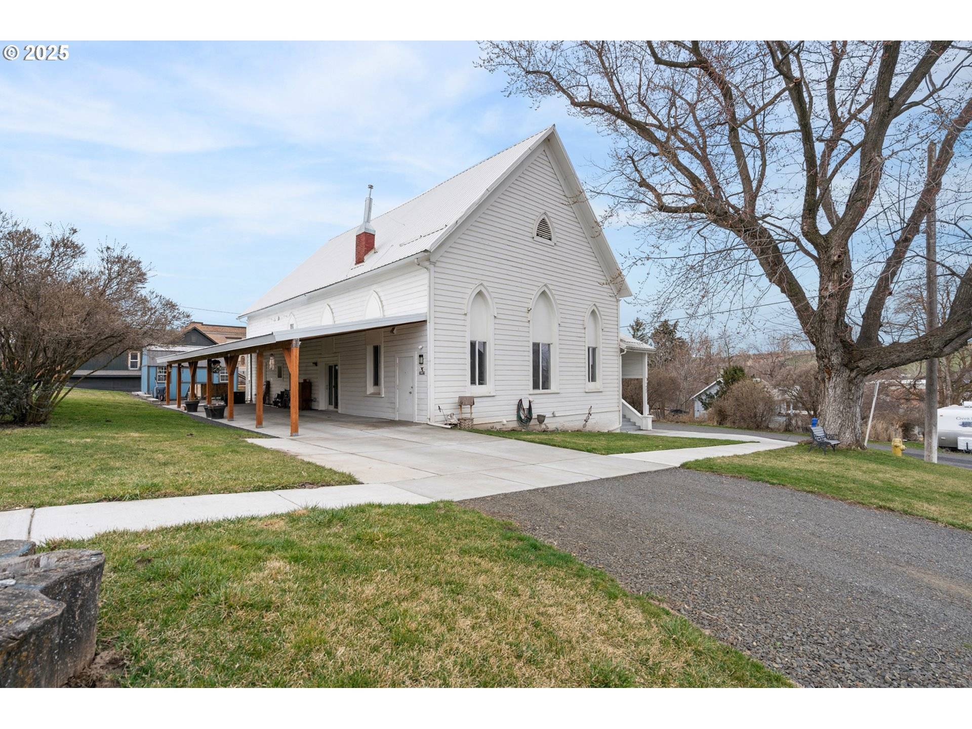 402 E MAIN ST, Weston, OR 97886