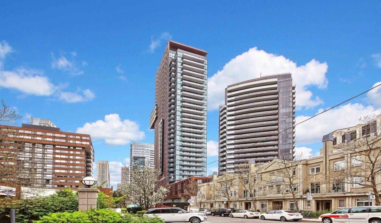 32 Davenport RD E #705, Toronto C02, ON M5R 0B5