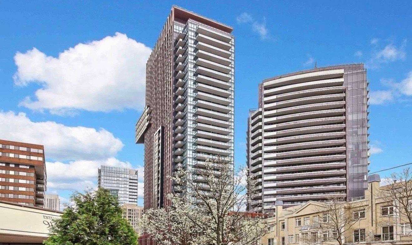 32 Davenport RD E #705, Toronto C02, ON M5R 0B5