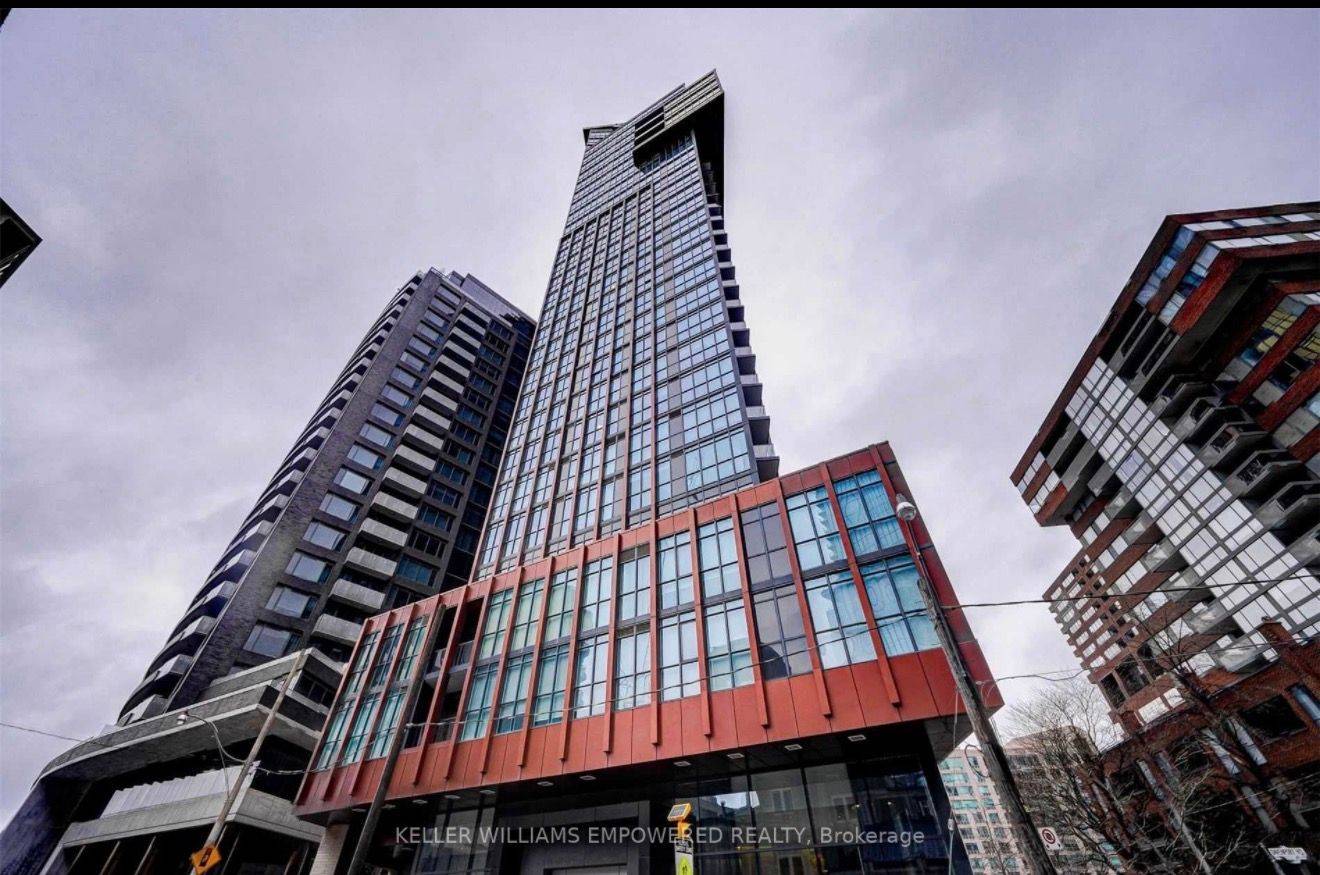 32 Davenport RD E #705, Toronto C02, ON M5R 0B5