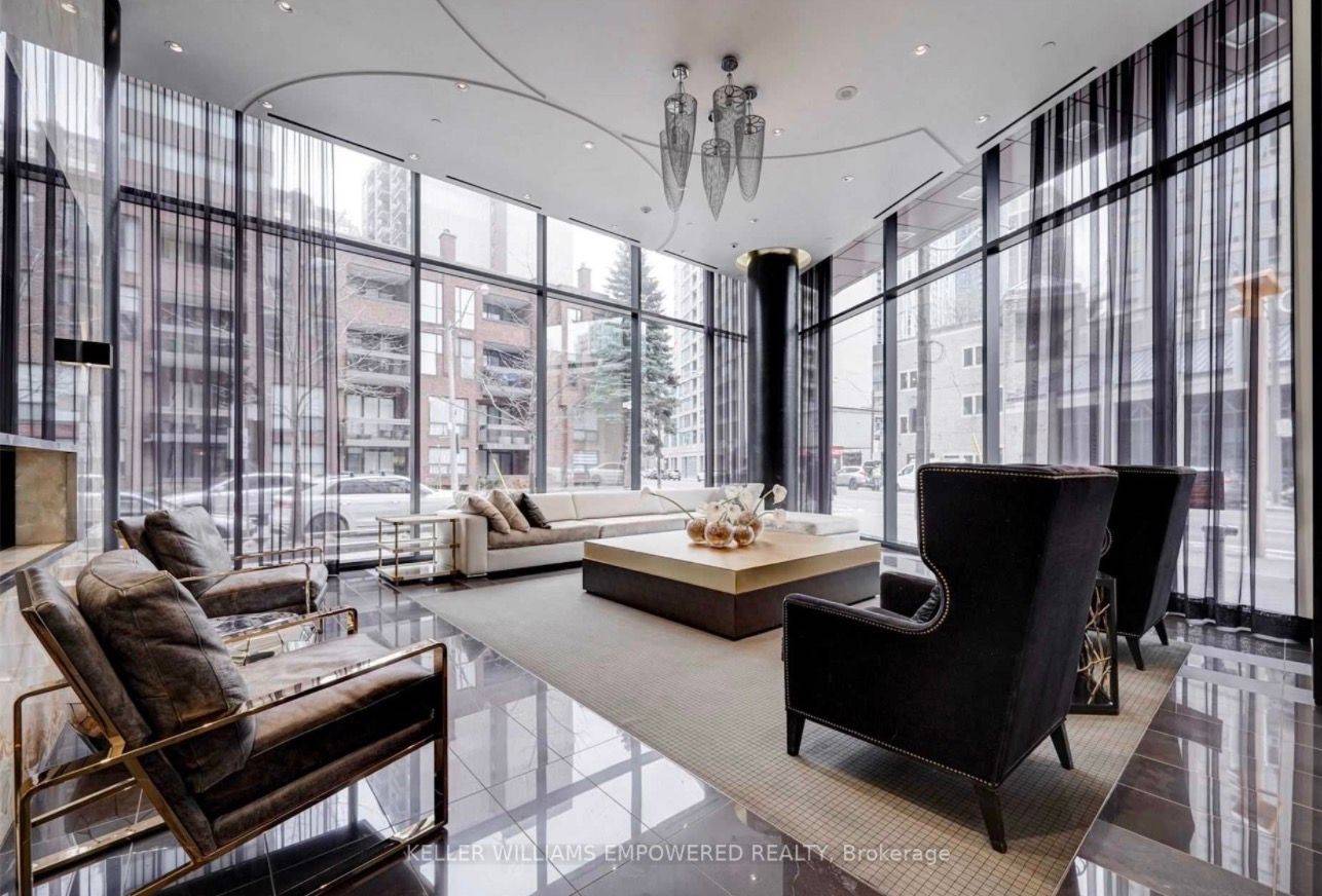 32 Davenport RD E #705, Toronto C02, ON M5R 0B5