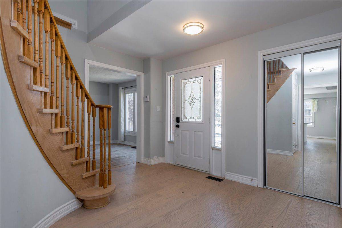 78 James ST, Barrie, ON L4N 6Y2