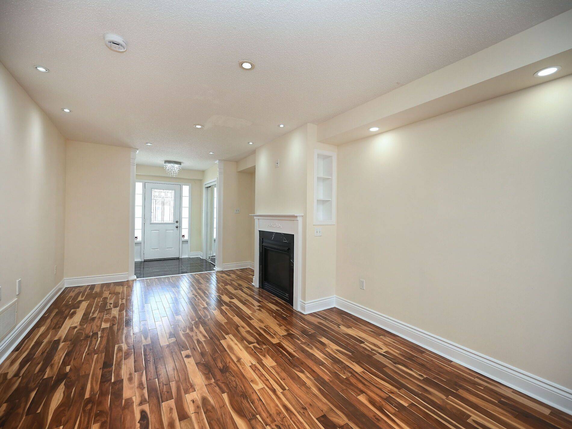 409 Hobbs CRES, Milton, ON L9T 0J2