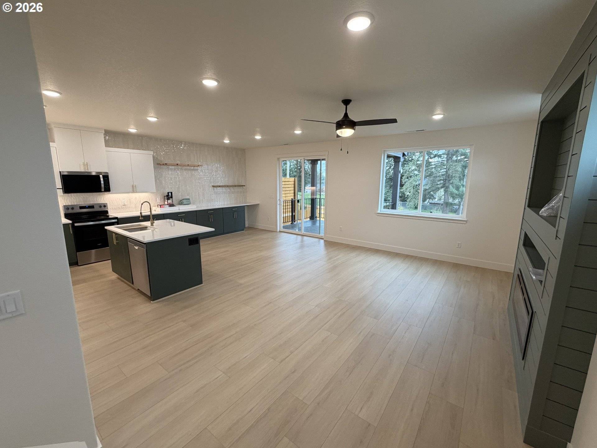 16073 Barlow Trail LN, Oregon City, OR 97045