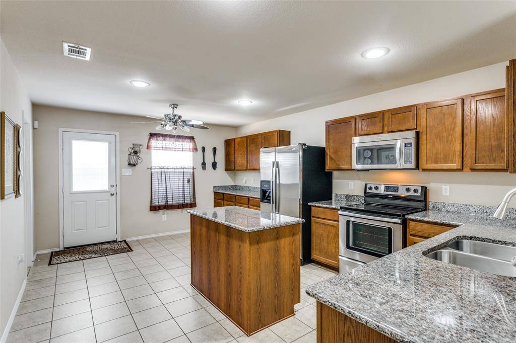 8805 Irish Bend Drive, Fort Worth, TX 76123