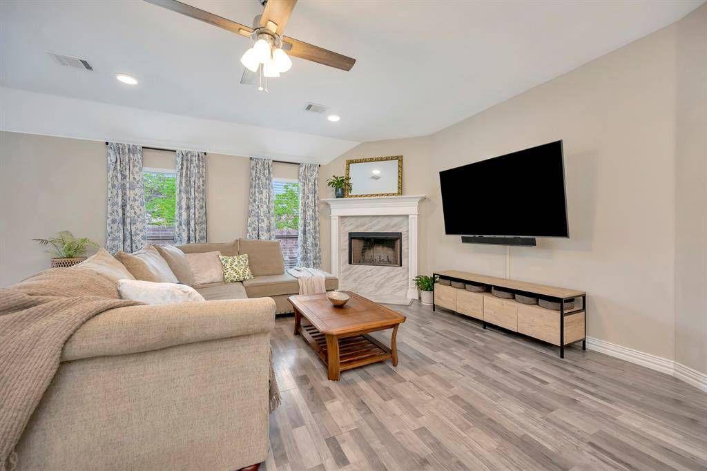 608 Perry Drive, White Settlement, TX 76108