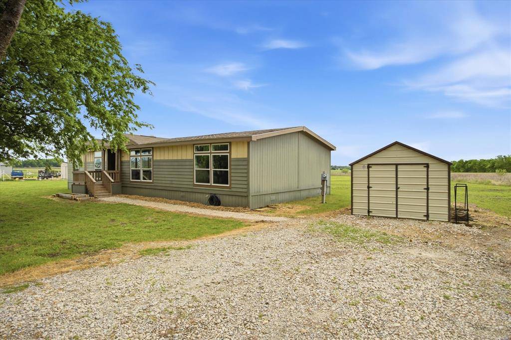 8645 County Road 1143, Celeste, TX 75423