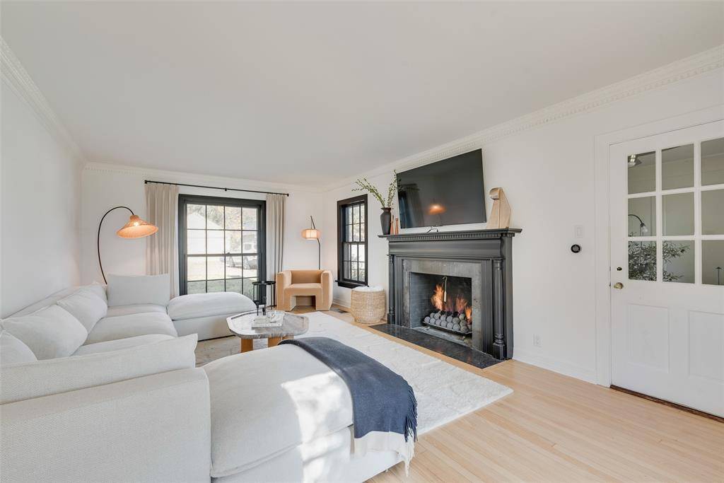 6511 Gaston Avenue, Dallas, TX 75214