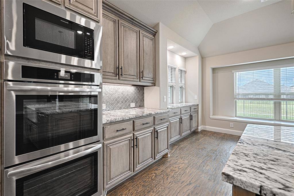 521 Livia Street, Burleson, TX 76028