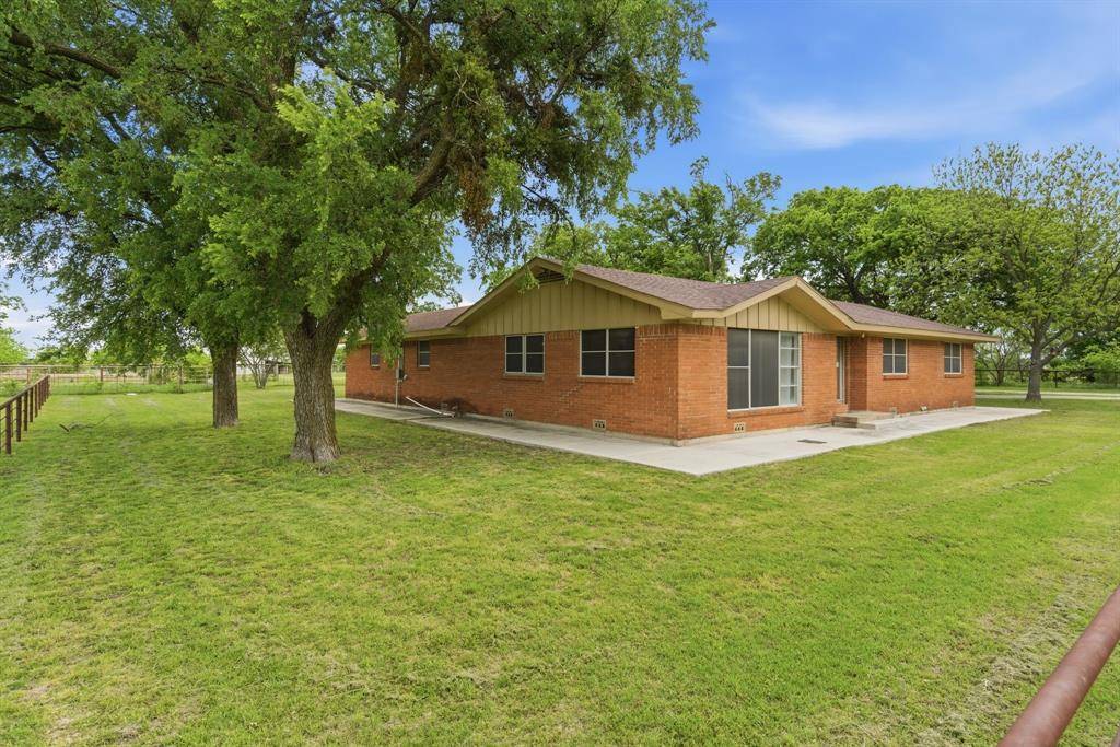 2199 Illinois Street, New Fairview, TX 76078