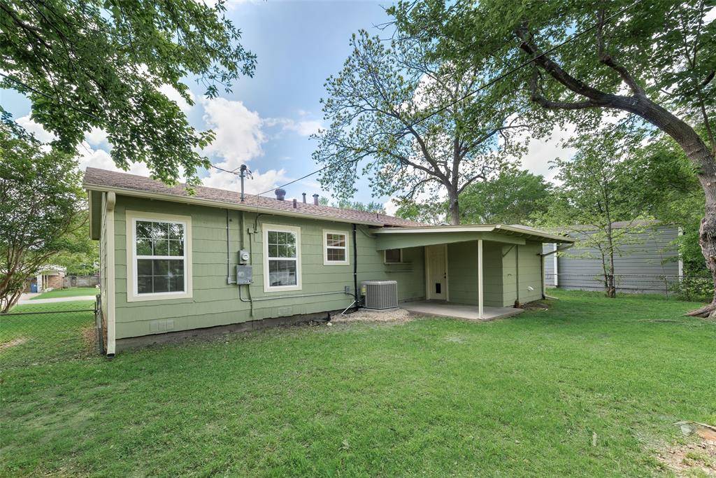205 E 7th Street, Kaufman, TX 75142