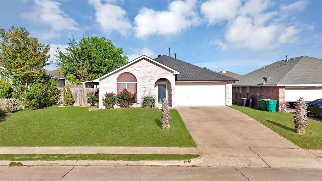 828 Windswept Drive, Cedar Hill, TX 75104