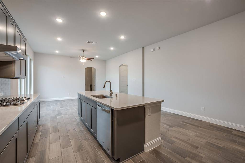 1440 Lady Bird Road, Justin, TX 76247