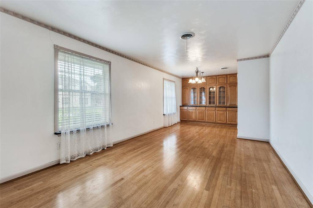 9210 Larchwood Drive, Dallas, TX 75238