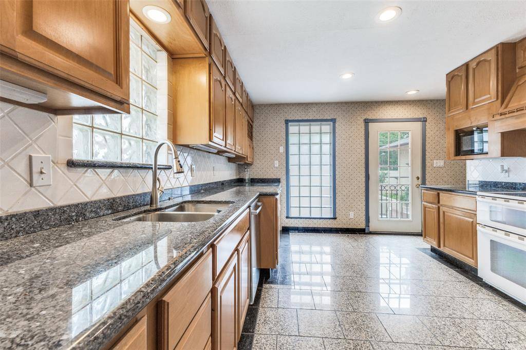 9210 Larchwood Drive, Dallas, TX 75238