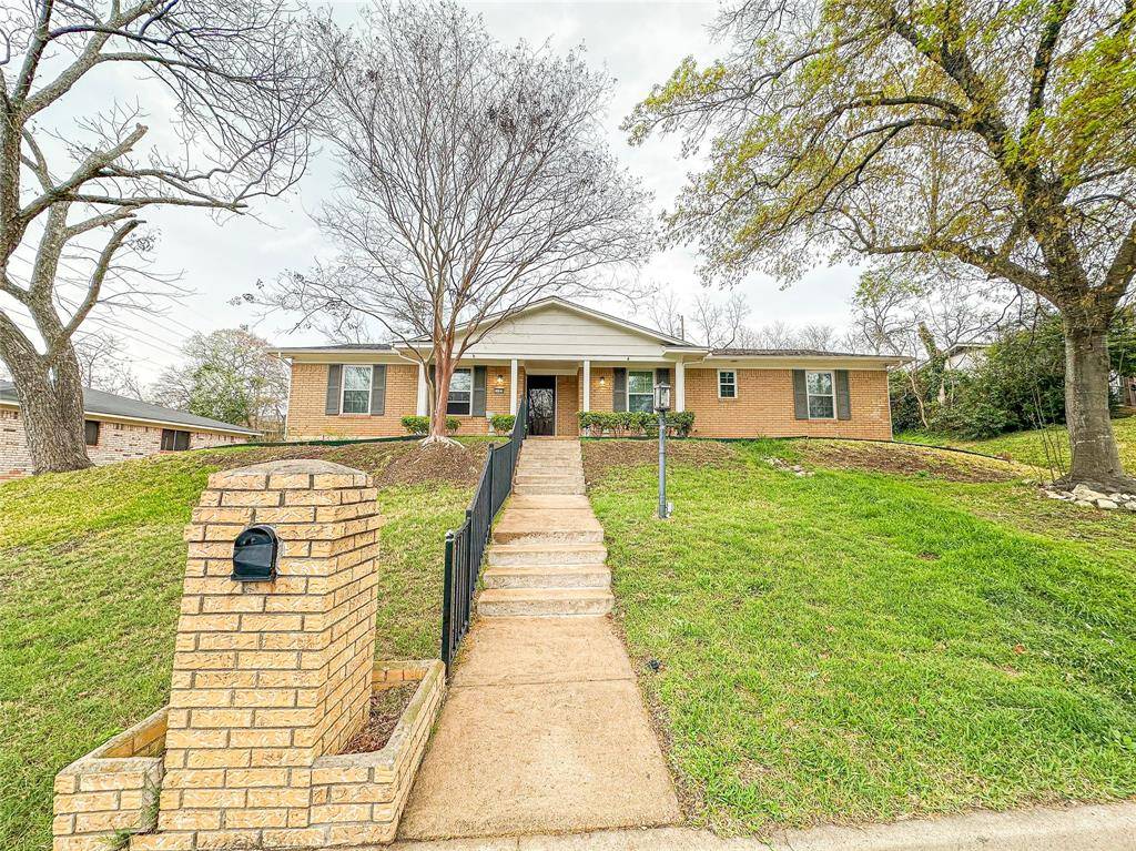 1125 Wedgewood Drive, Woodway, TX 76712