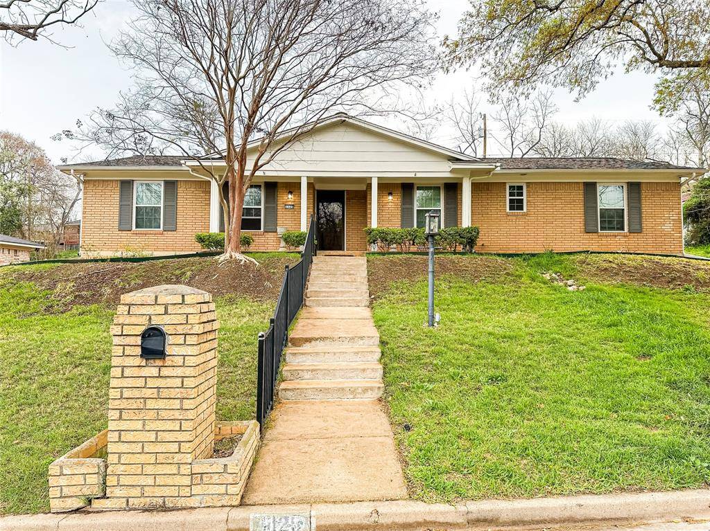 1125 Wedgewood Drive, Woodway, TX 76712