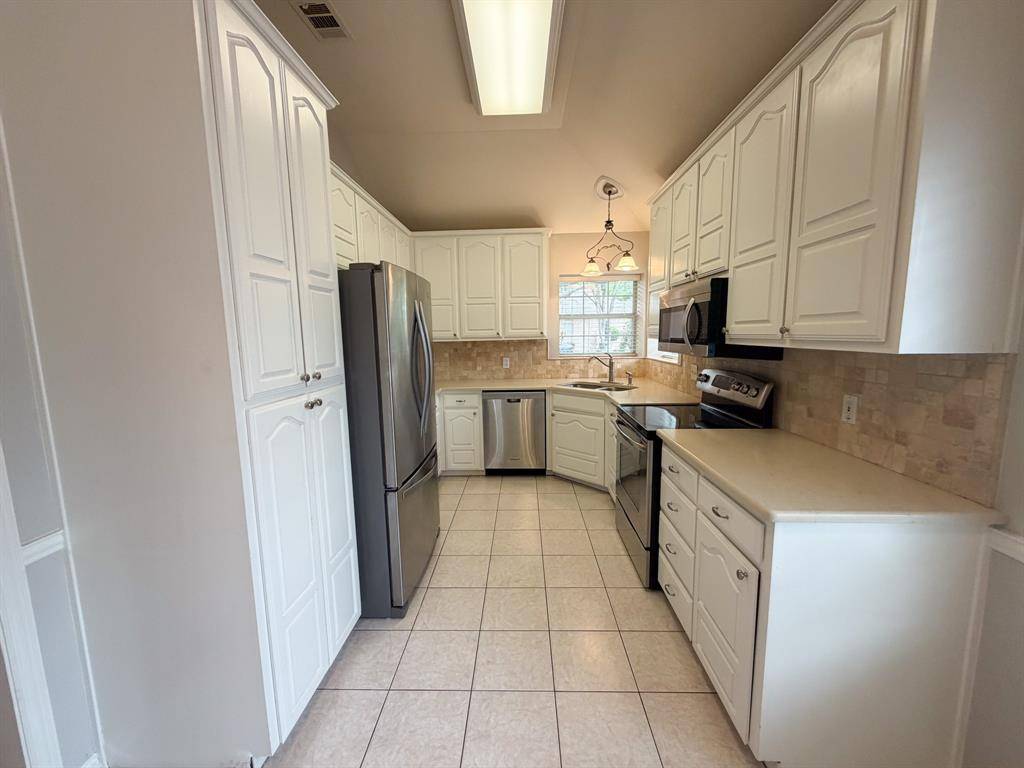 310 Iroquois Lane, Waxahachie, TX 75165