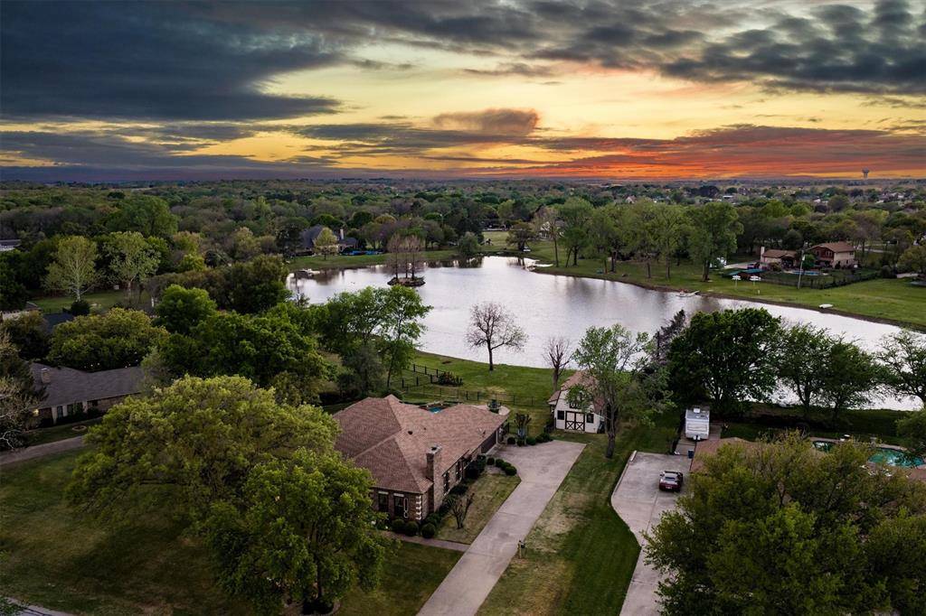 210 N Forest Lane, Double Oak, TX 75077
