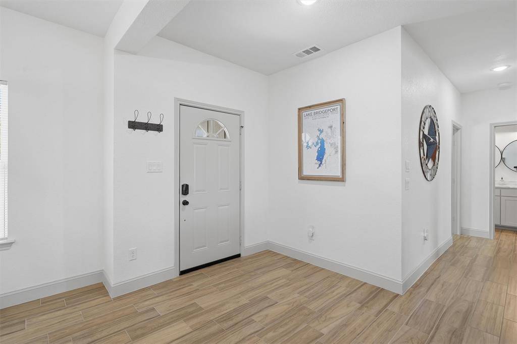 117 Cactus Canyon Drive, Bridgeport, TX 76426