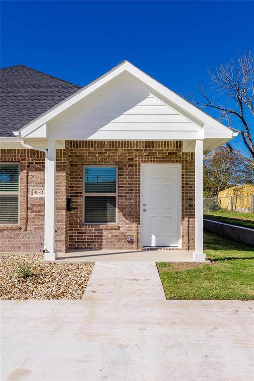 910 W Knox Street #B, Ennis, TX 75119