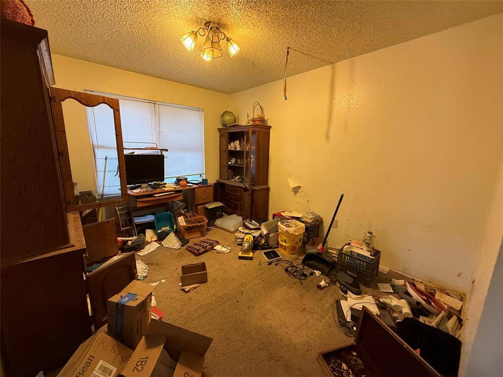 2901 Quail Hollow Drive, Mesquite, TX 75150