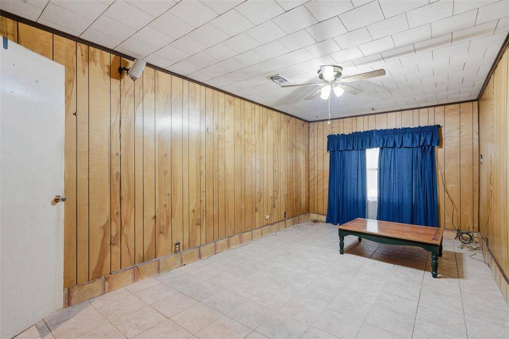 4137 Hiland Drive, Beverly Hills, TX 76711