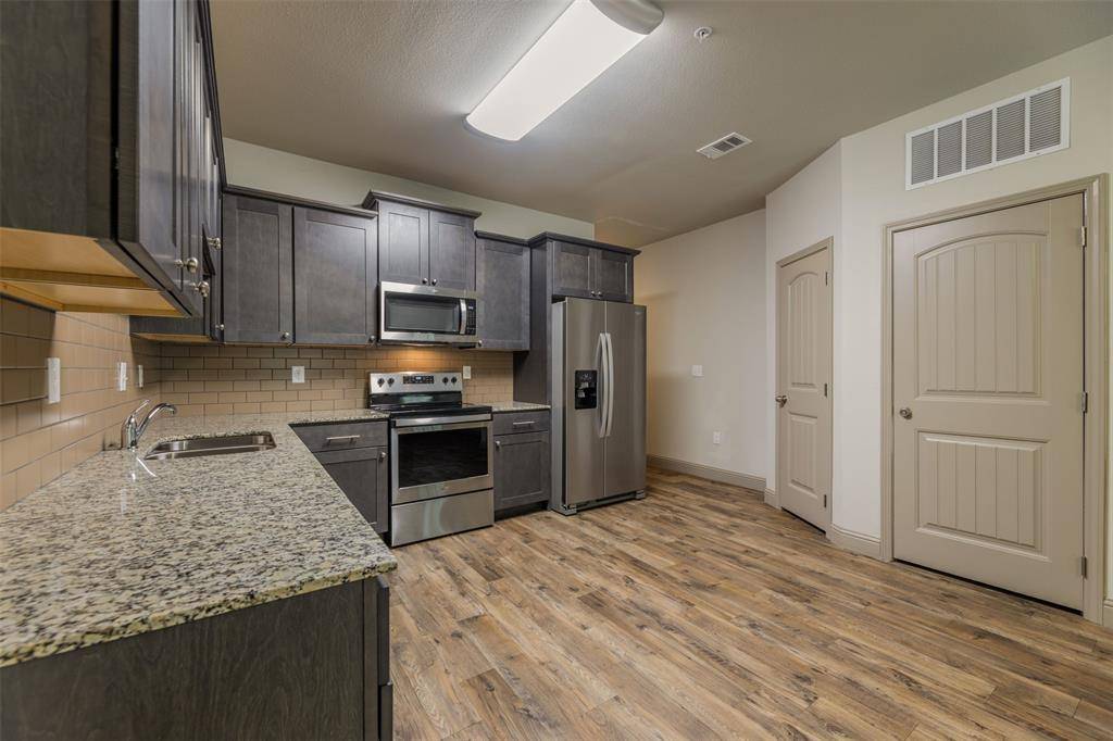 512 Akard Street E #200, Weatherford, TX 76086