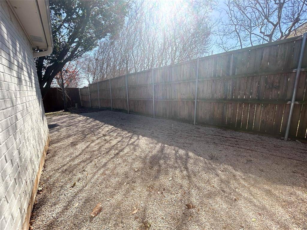 3016 Oakridge Drive, Bedford, TX 76021