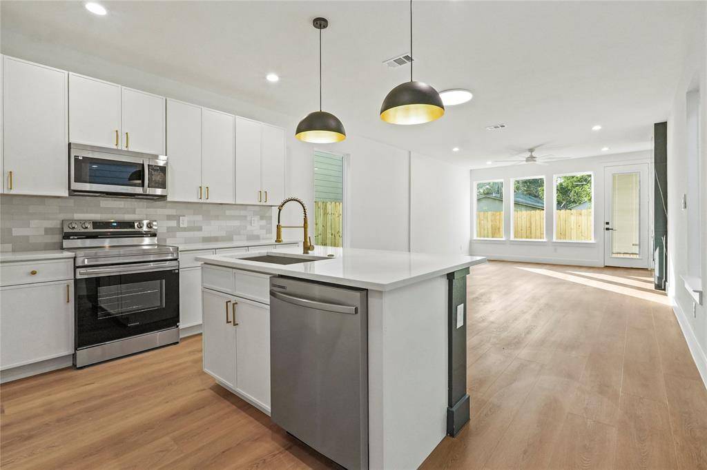 2521 Bethurum Avenue, Dallas, TX 75215