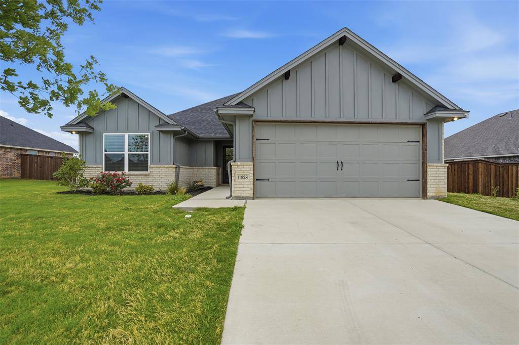 11828 Serval Street, Godley, TX 76044