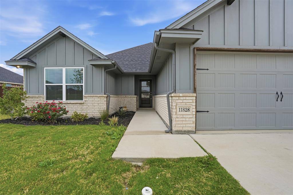 11828 Serval Street, Godley, TX 76044