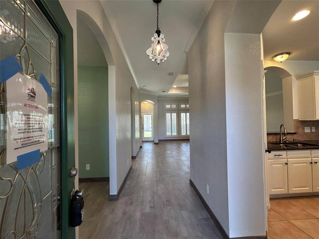 8445 Arroyo Lane, Benbrook, TX 76126