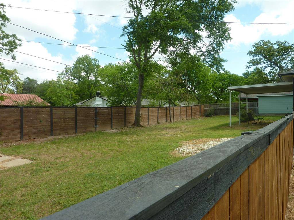 116 W Cayuga Drive, Athens, TX 75751